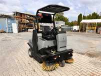 zamiatarka przemysłowa Karcher KM 120/150 R LPG 2015r