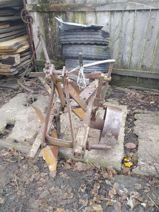 Плуг двох корпусний на МТЗ