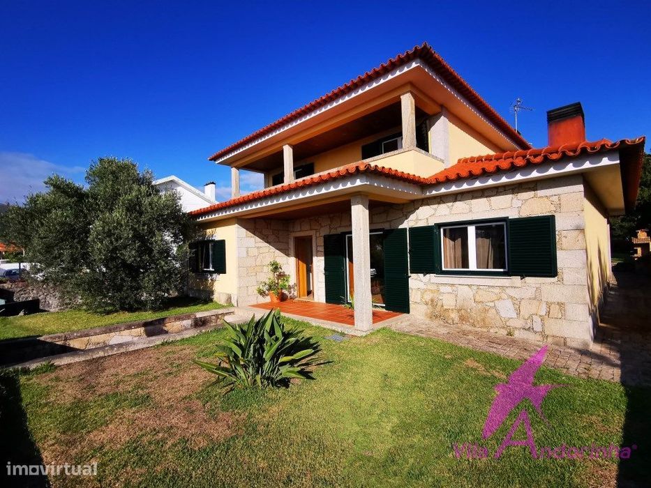 Moradia T4 Independente a 5 minutos da praia e do centro