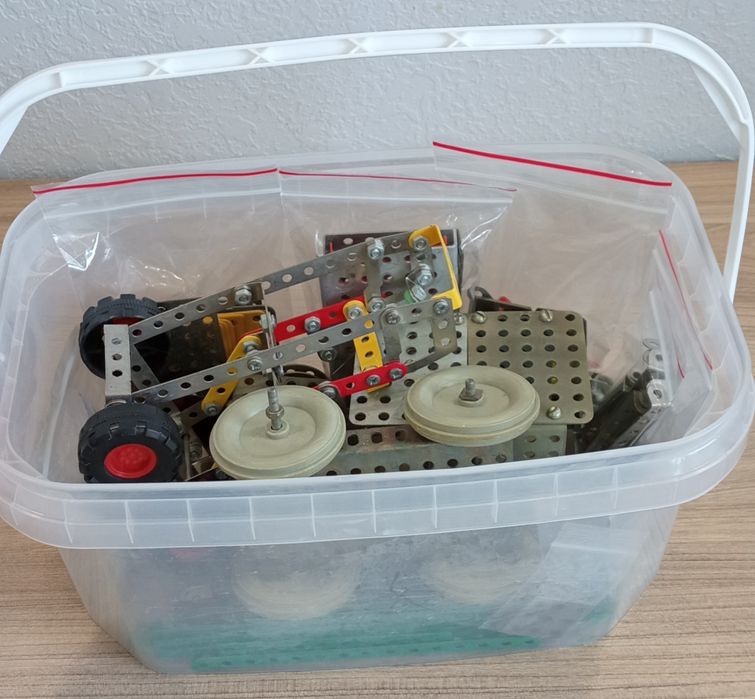 150грн - 1700г Конструктор металлический