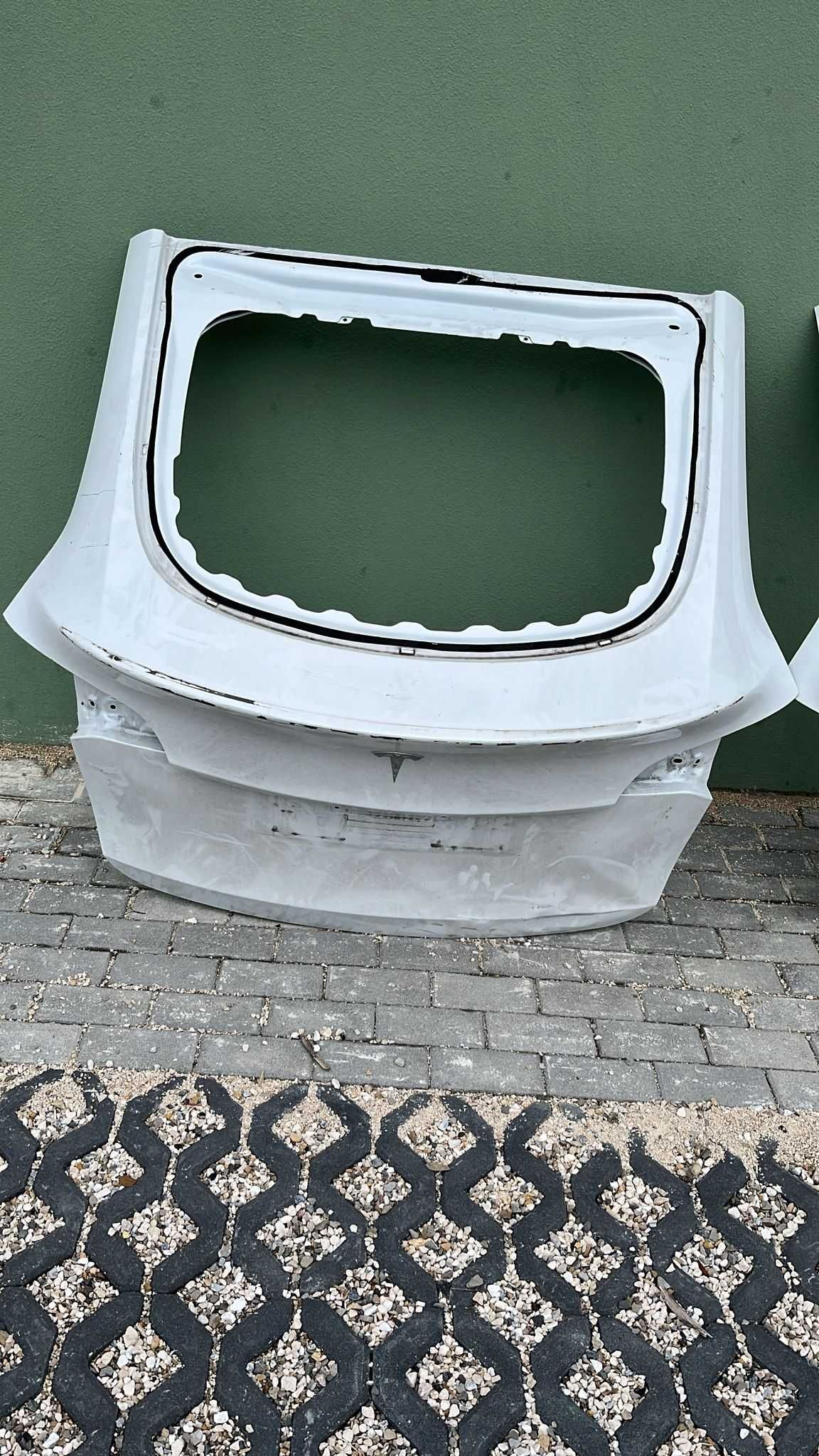 Tampa da mala Tesla MODEL X
