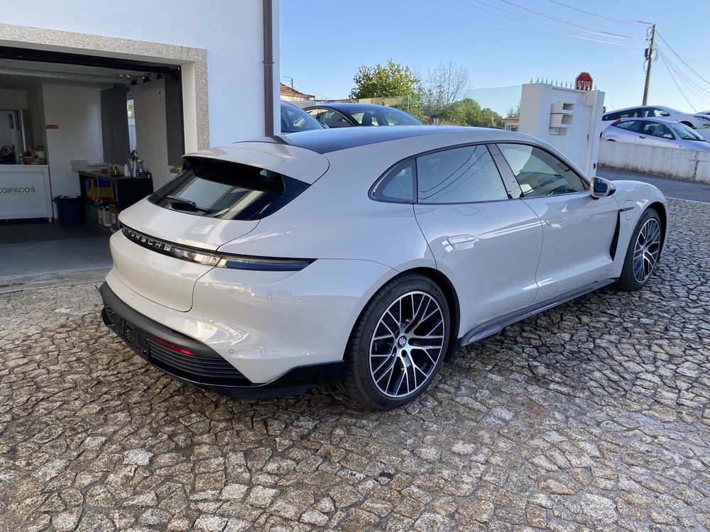 Porsche taycan sport turismo 2022