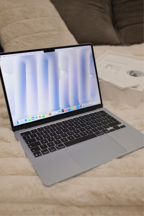 Macbook Air 13, M4 256gb, у новому стані!