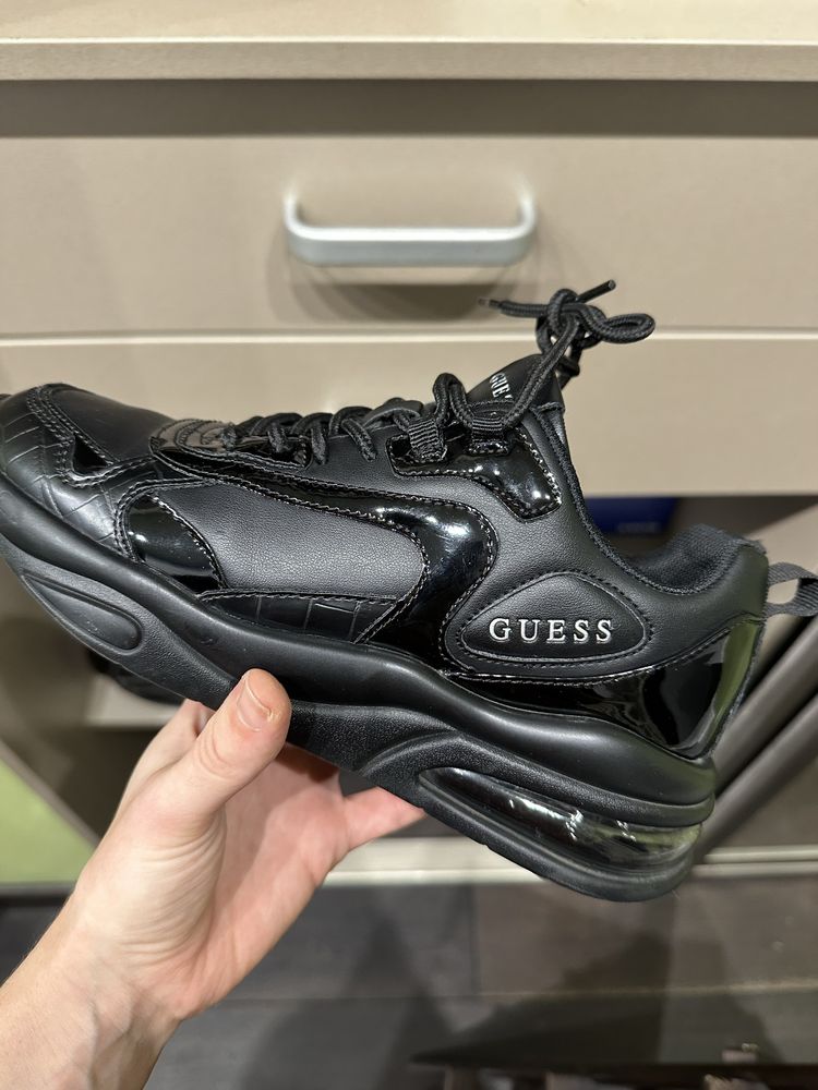 Кросівки Guess чорні