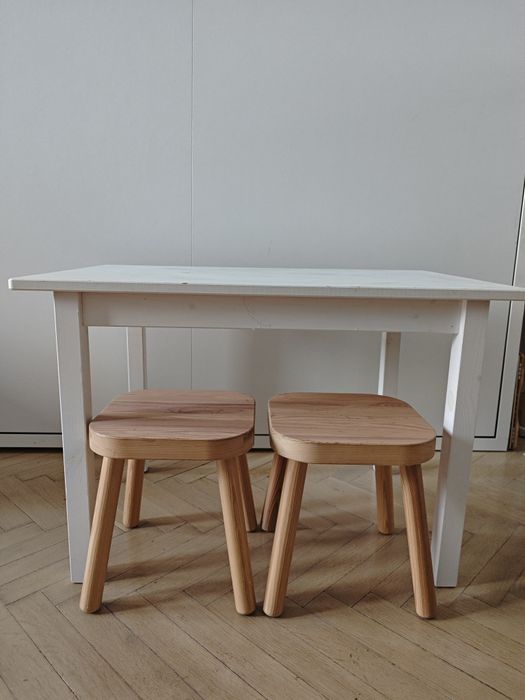 Stolik i dwa stołki dziecięce IKEA