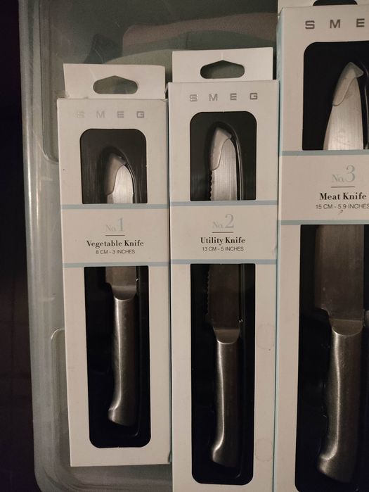 Faca chefs knife smeg e base preços individuais
