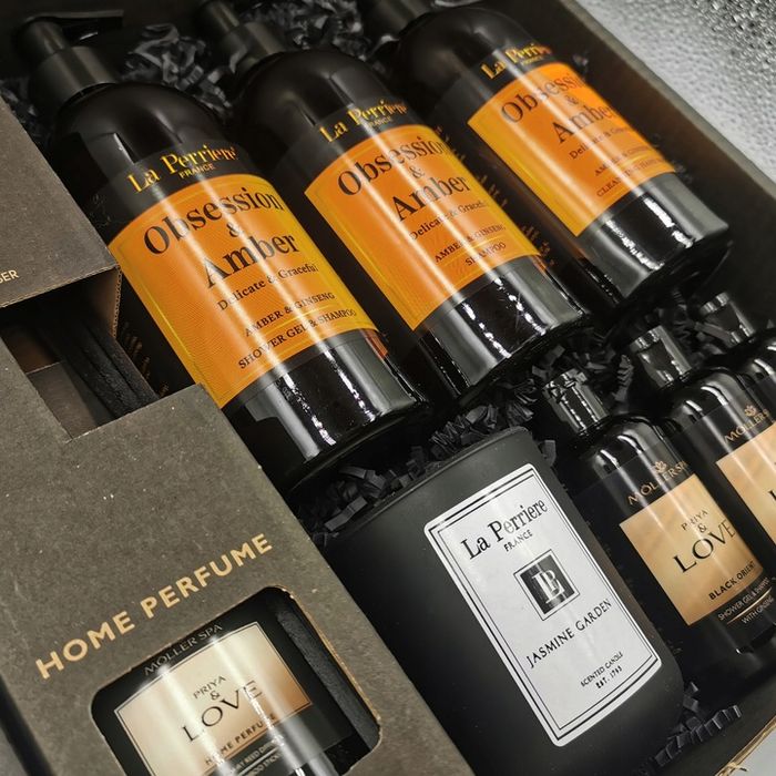 Zestaw Kosmetyków Prezentowy Kosz  Zapach  Świeczka Prija Dzień Kobiet