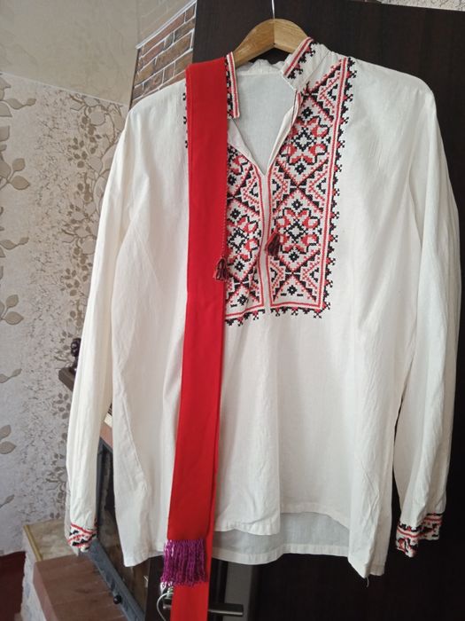 Вишиванка для хлопчика з поясом.