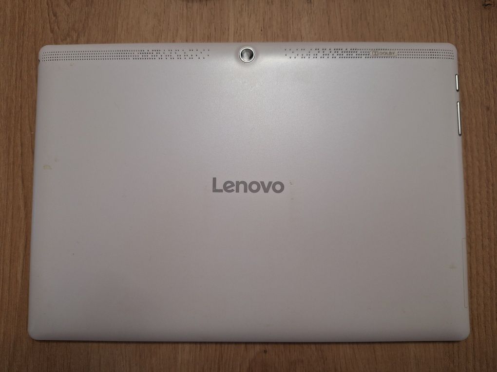 TABLET LENOVO TB2-X30L 1/16 GB Uszkodzony