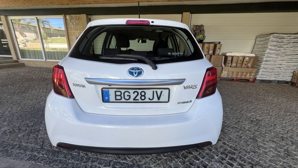 Toyota Yaris Hybrid 1.5 ano 2015 trato financiamento ate 120 meses