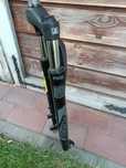 SR Suntour NEX 28 cali o skoku 63 mm.