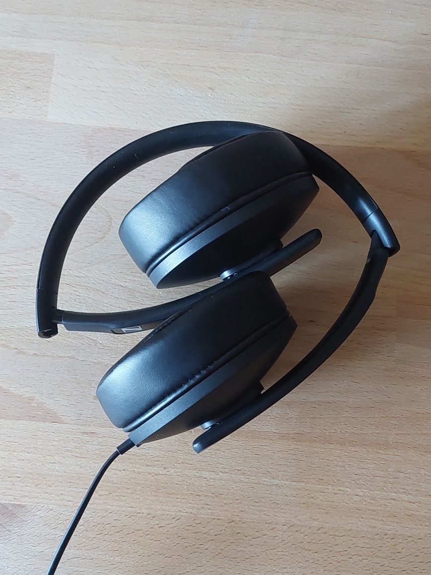 Auscultadores Sennheiser HD300