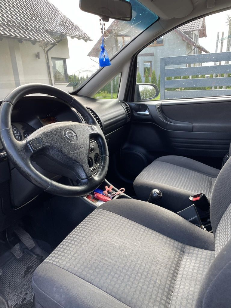 Opel Zafira 2004