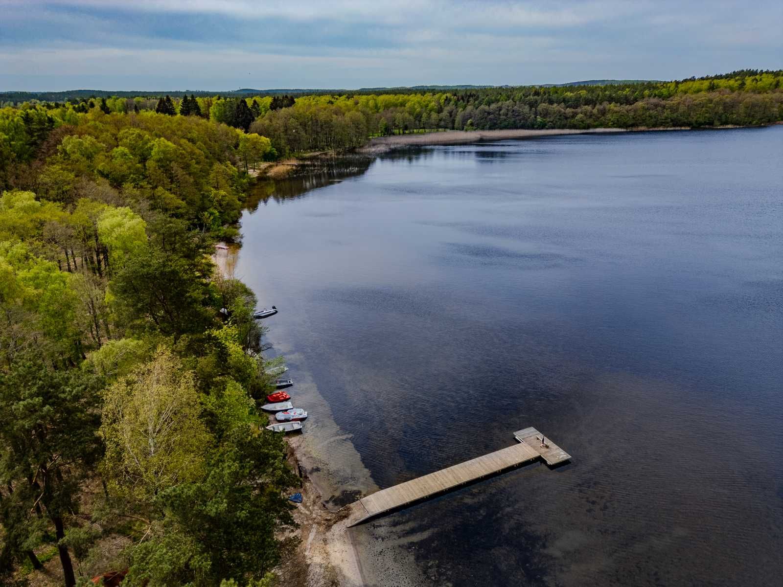 Domki nad jeziorem na wynajem STARE WIERZCHOWO - zwierzęta bezpłatnie