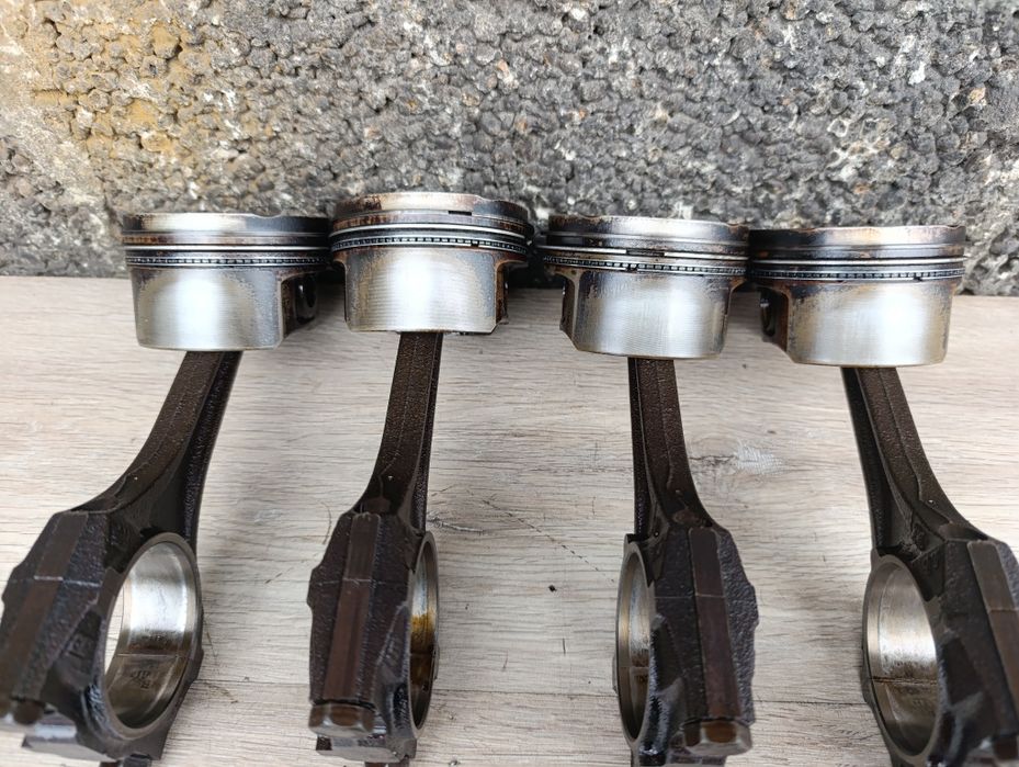 Шатун поршень 1.8 16V X18XE Opel Zafira Vectra Astra вектра Астра