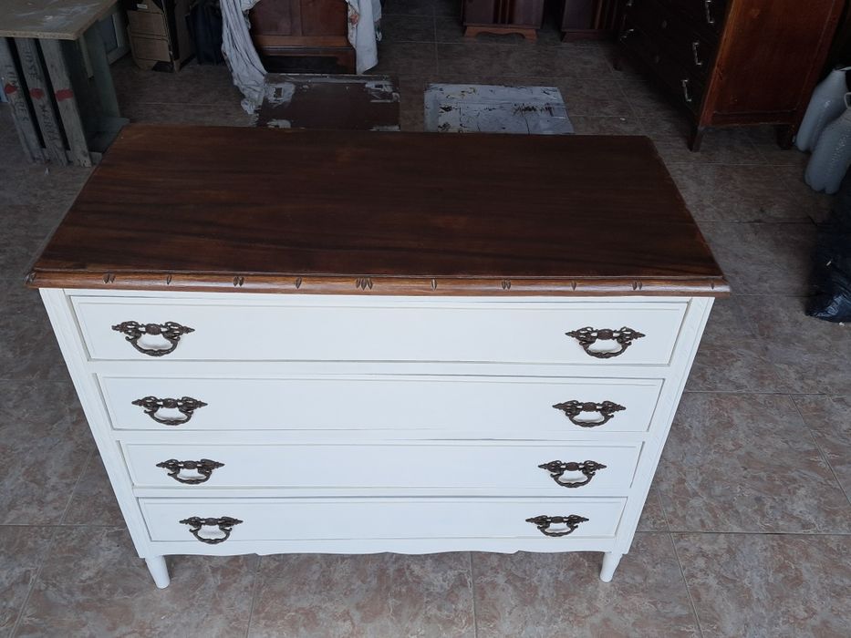 Para venda pintado e restaurado
