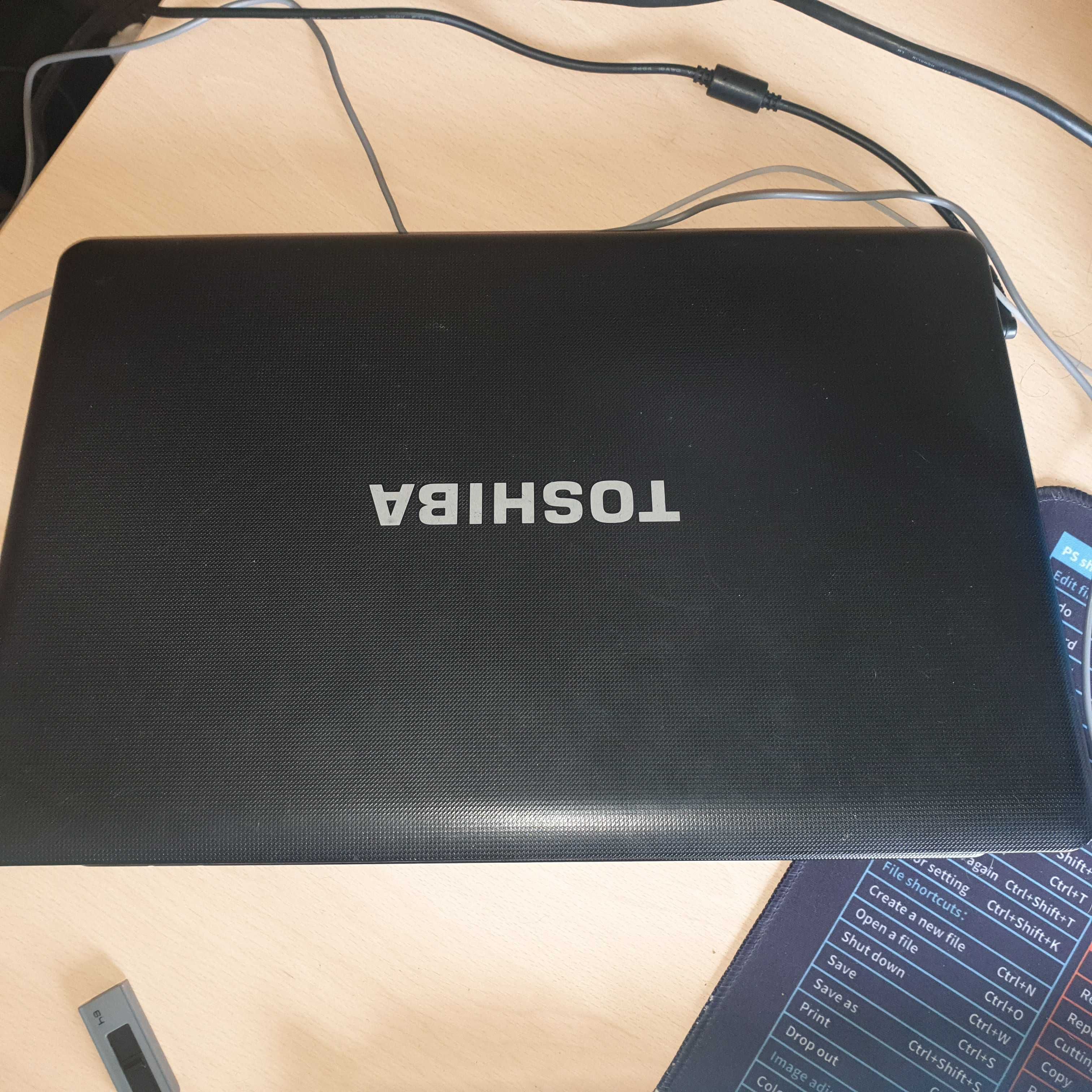 Toshiba Satellite C660D - Vendo 100€ (Incl. Portátil + Rato USB)