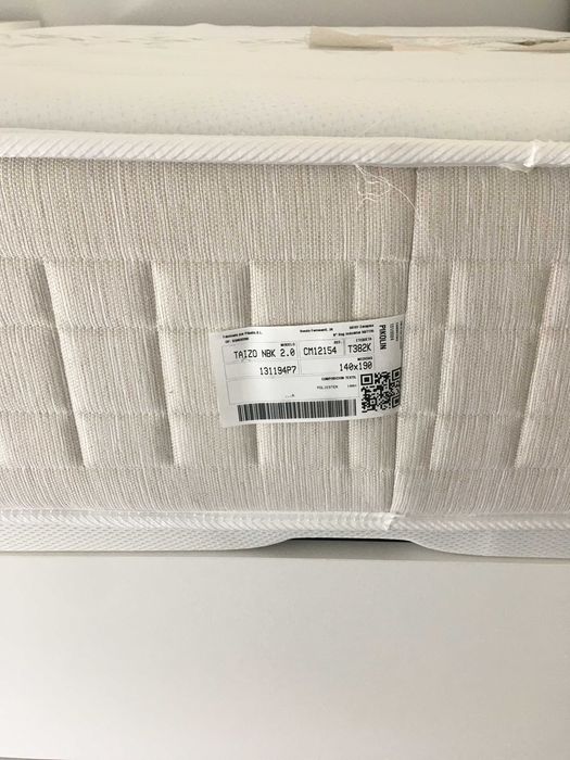 Sommier com arrumação inferior e colchão Pikolin a estrear 1.4m*1.9m*