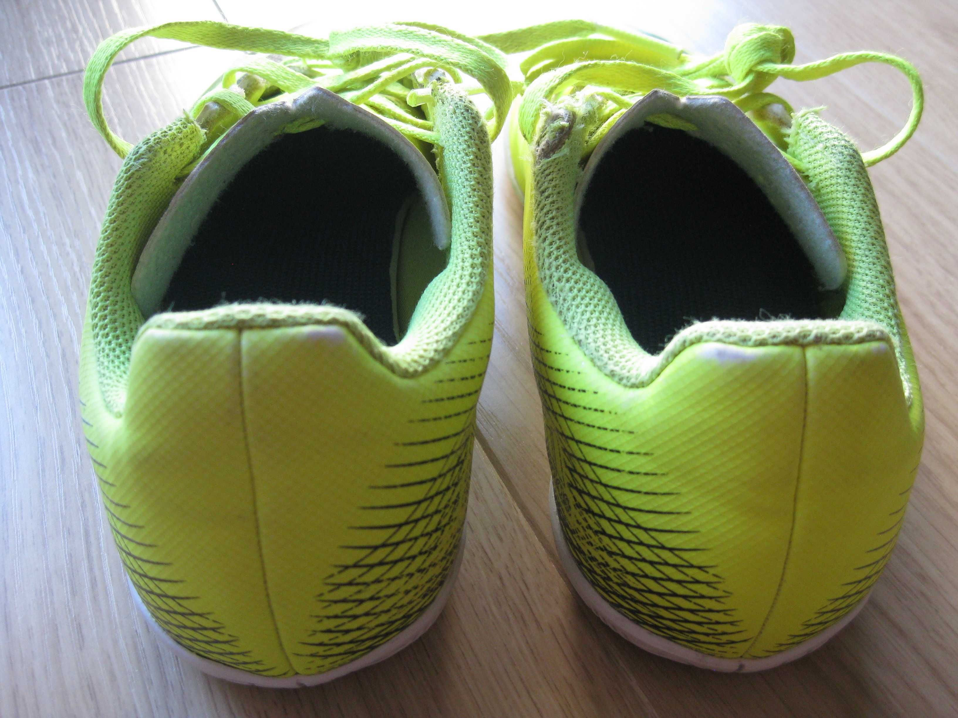 Adidas buty piłkarskie rozmiar 34 halówki wkładka 21 cm