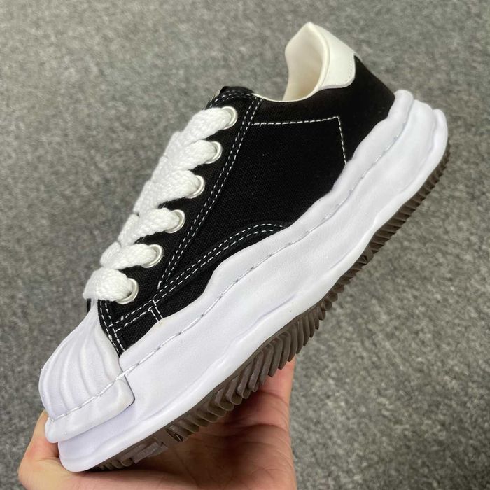 Maison Mihara Yasuhiro Blakey OG Sole Canvas Low
Black No Logo