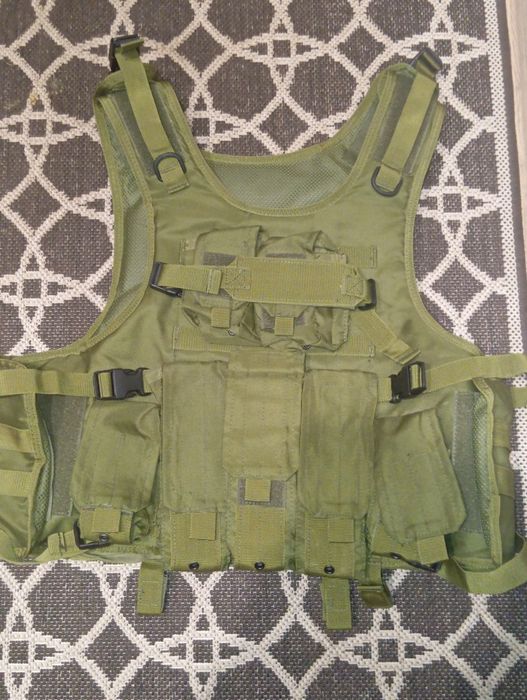 Плитоноска з підсумками