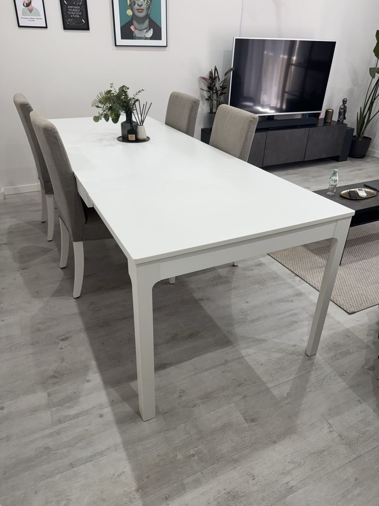 Mesa extensível Ekedalen 180/240x90 + 4 cadeiras IKEA