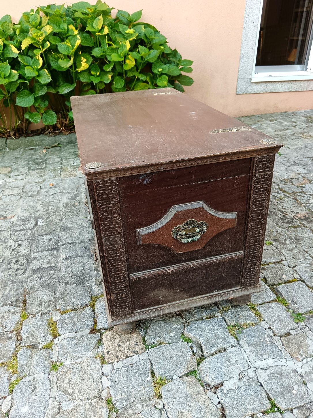 Baú em madeira antigo