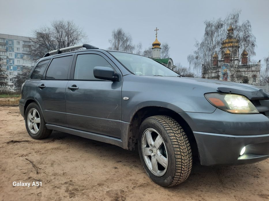 В продаже Mitsubishi autlender 2003 года.  На 4 газу .На полнейшем ход