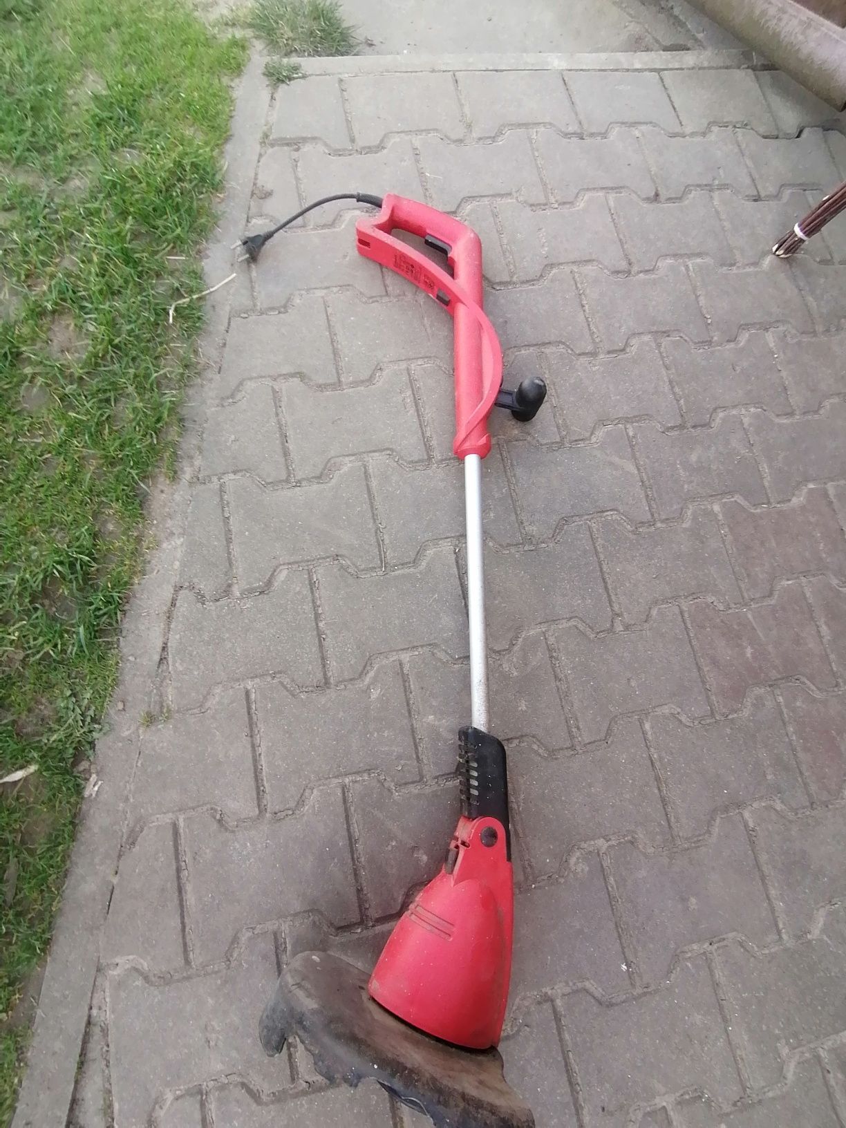 Podkaszarka elektryczna 800W