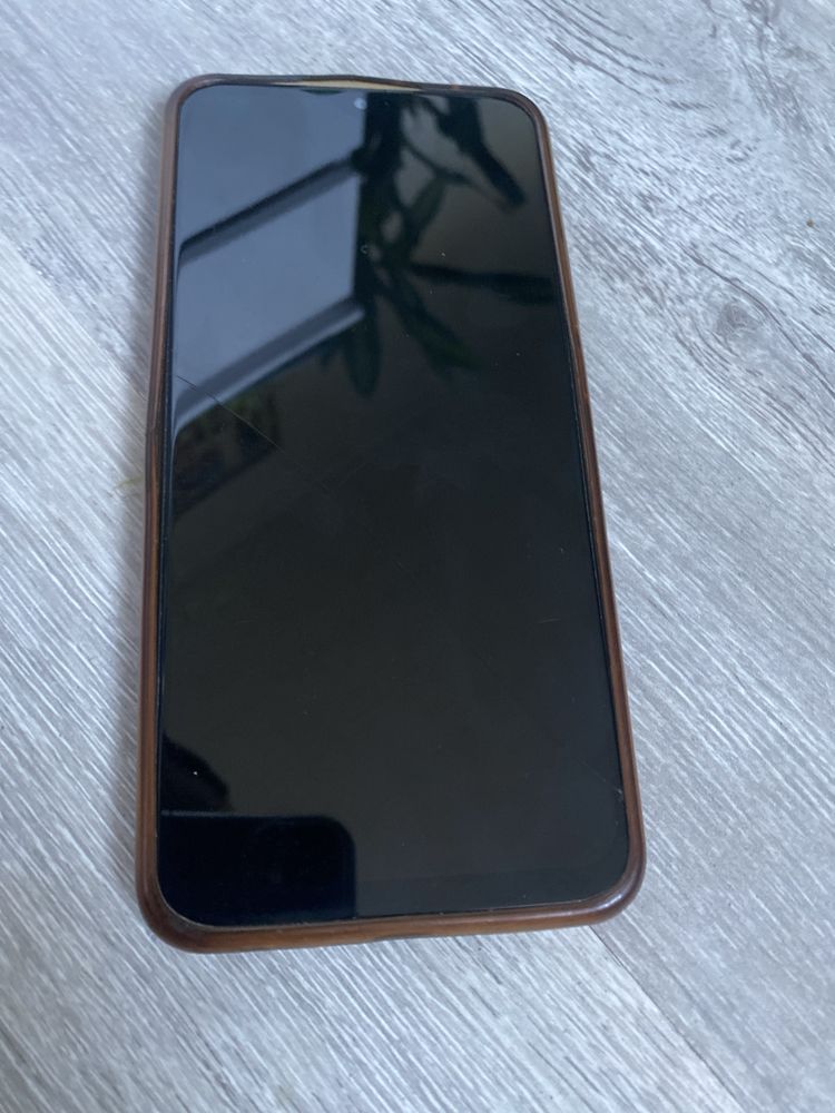 Sprzedam telefon redmi 9 full sprawny i lekko pekniety