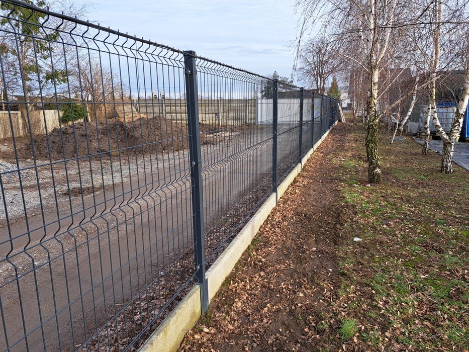 Ogrodzenie kompletne 3D panele h-153 cm fi 4 mm ,furtka,brama,montaż