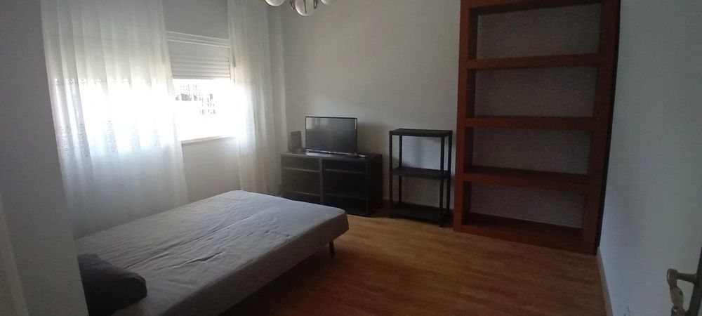 Quarto individual/casal Amadora