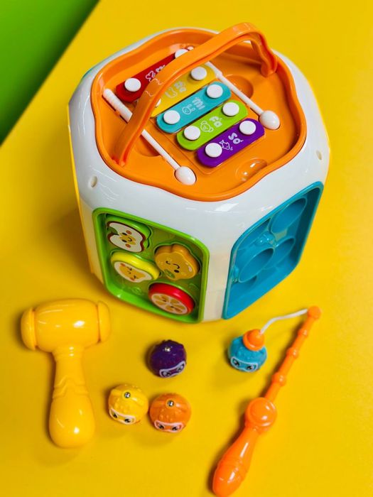 Ігровий центр (укр.мова, пісні, казки, піаніно, ксілофон, сортер)