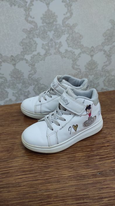 Білі кросовки для дівчинки з малюнком 28 розмір