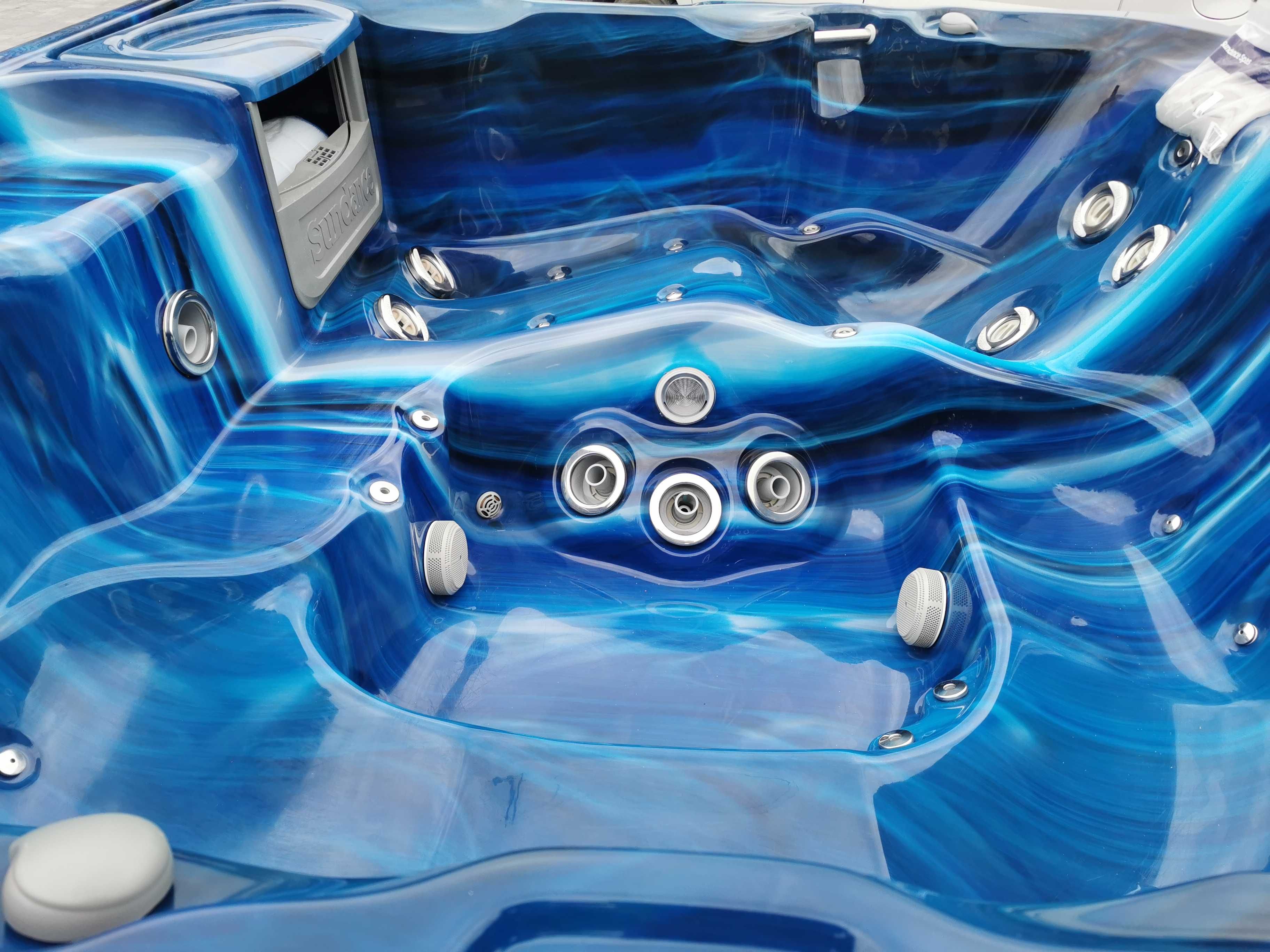 Jacuzzi Sundnace Hotspring  30 % ceny salonowej w MediSpa Balia Wanna
