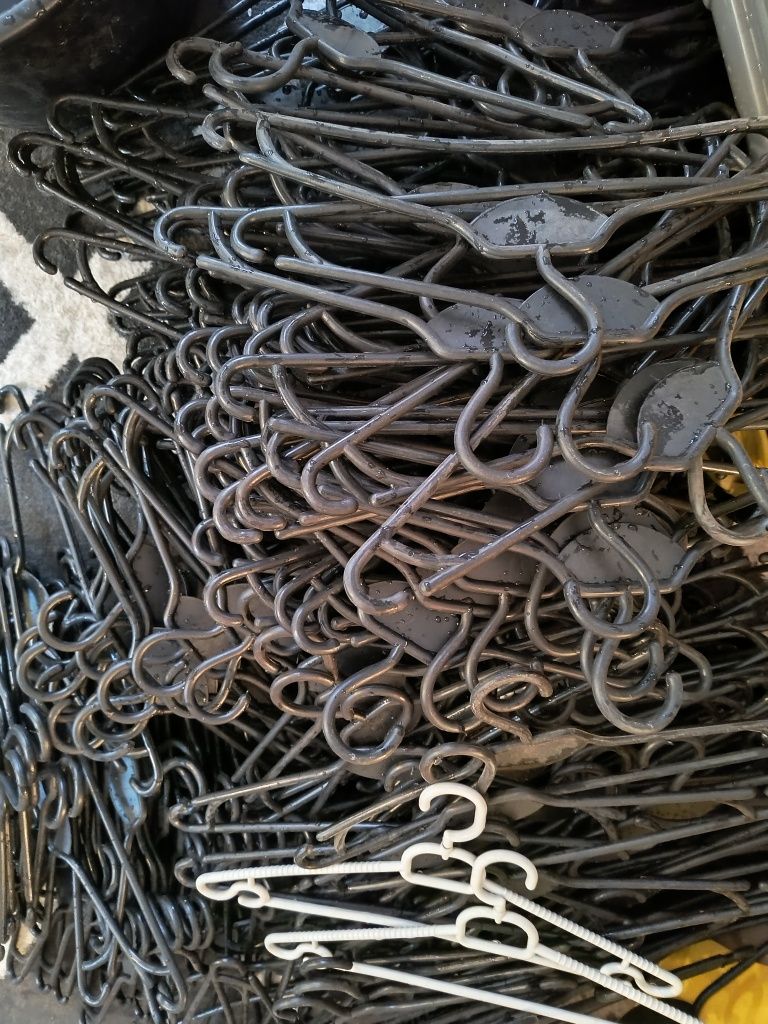 Sprzedam wieszaki do ubrań