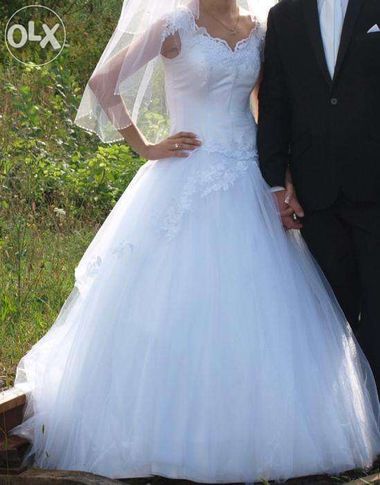 Piękna suknia ślubna Princessa + piękny welon