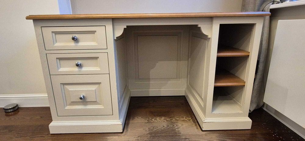 Biurko wykonane z solidnego drewna dębowego