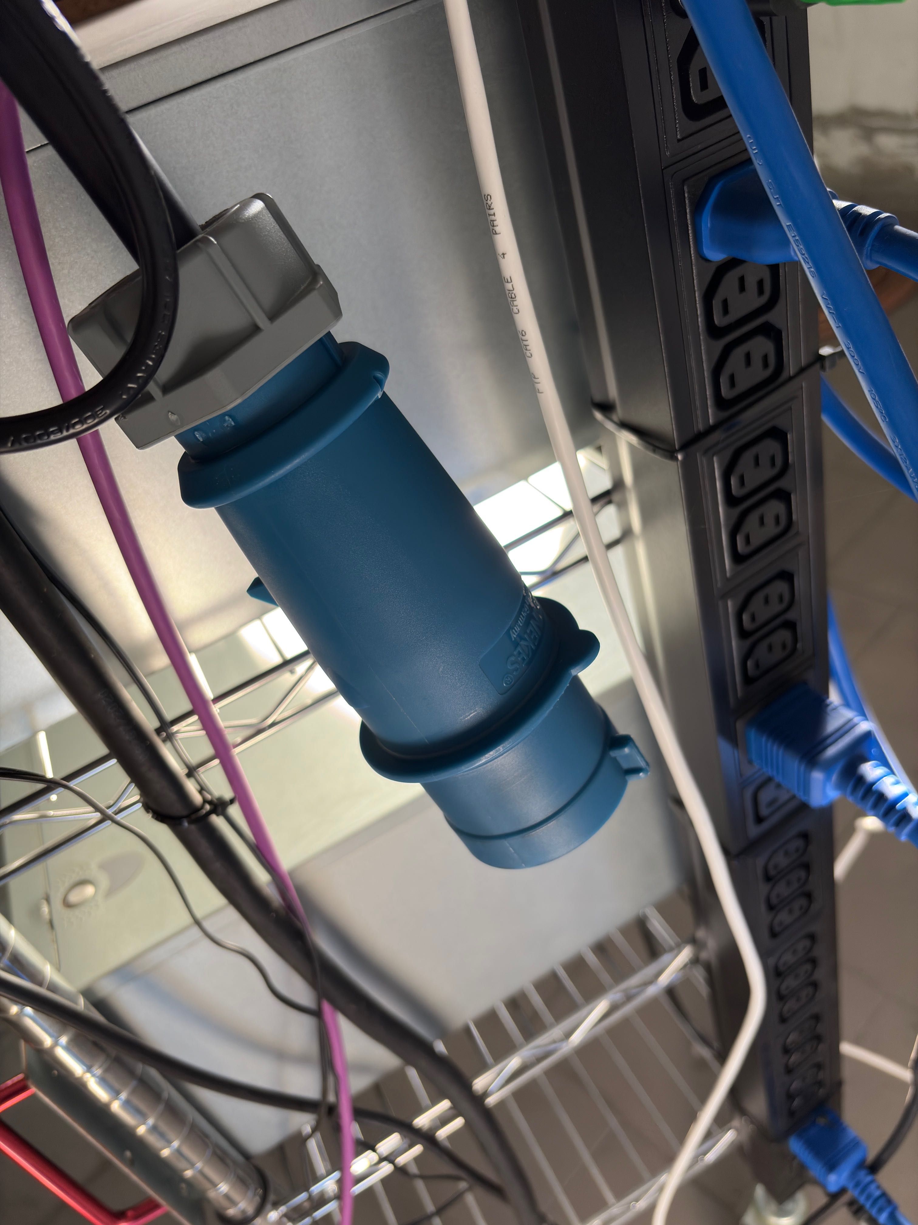 APC Easy Rack PDU, Metered "EPDU1132M"