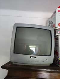 Televisão pequena antiga