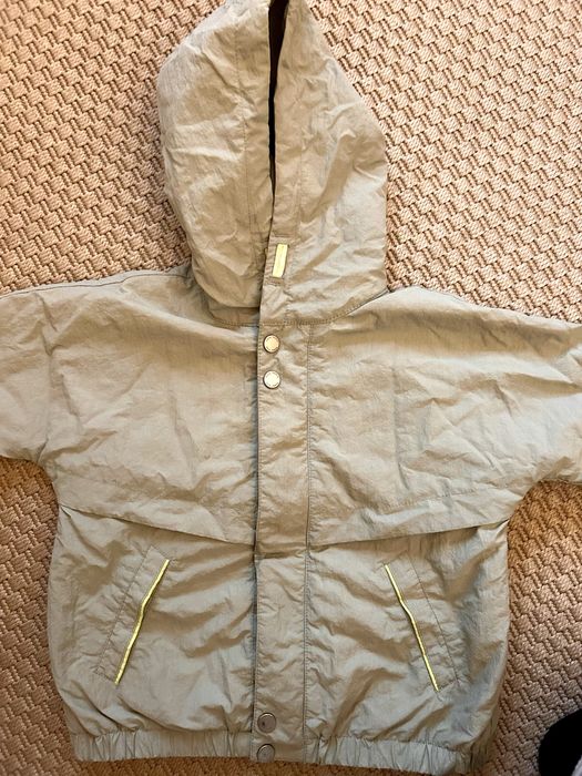 Casaco Zara _ verde_ feito de plastico