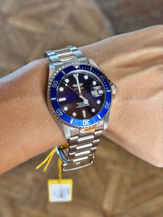 Швейцарський годинник invicta