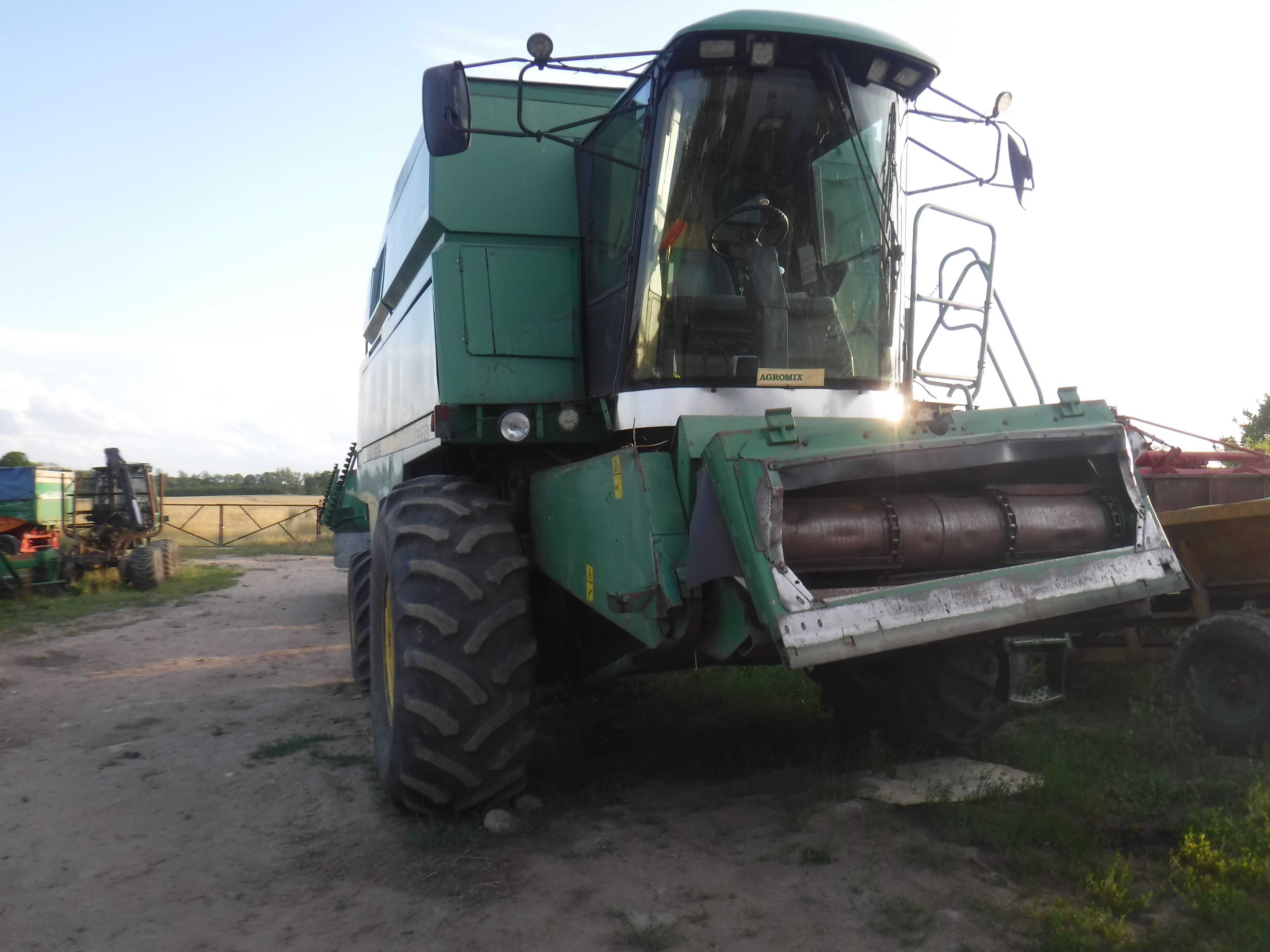 Kombajn Claas Dominator 108 SL jak John Deere 2266