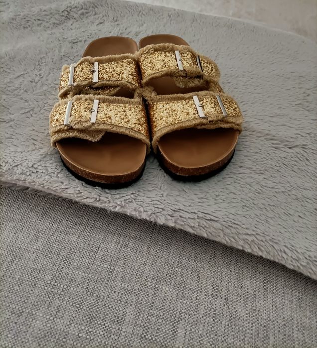 Chinelos confortáveis n.40