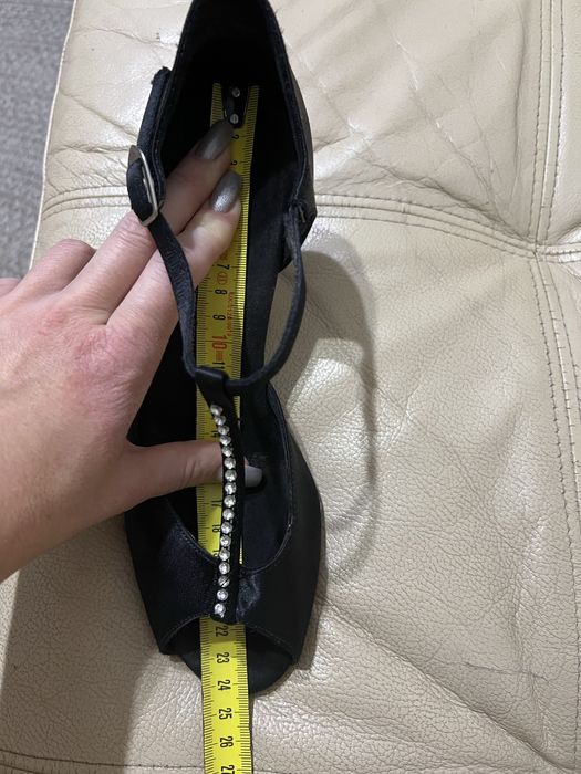 Танцювальні туфельки латина 24 см