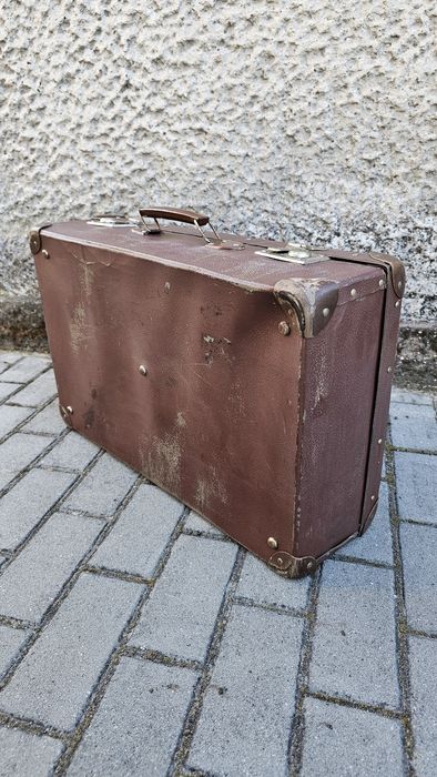 Stara stylowa brązowa walizka z lat 70tych - PRL, retro