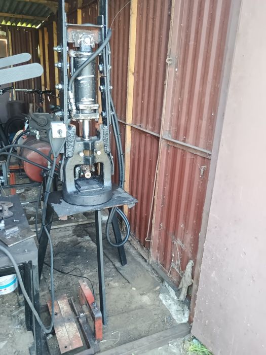 Prasa hydrauliczna 15 ton kowalska mocna