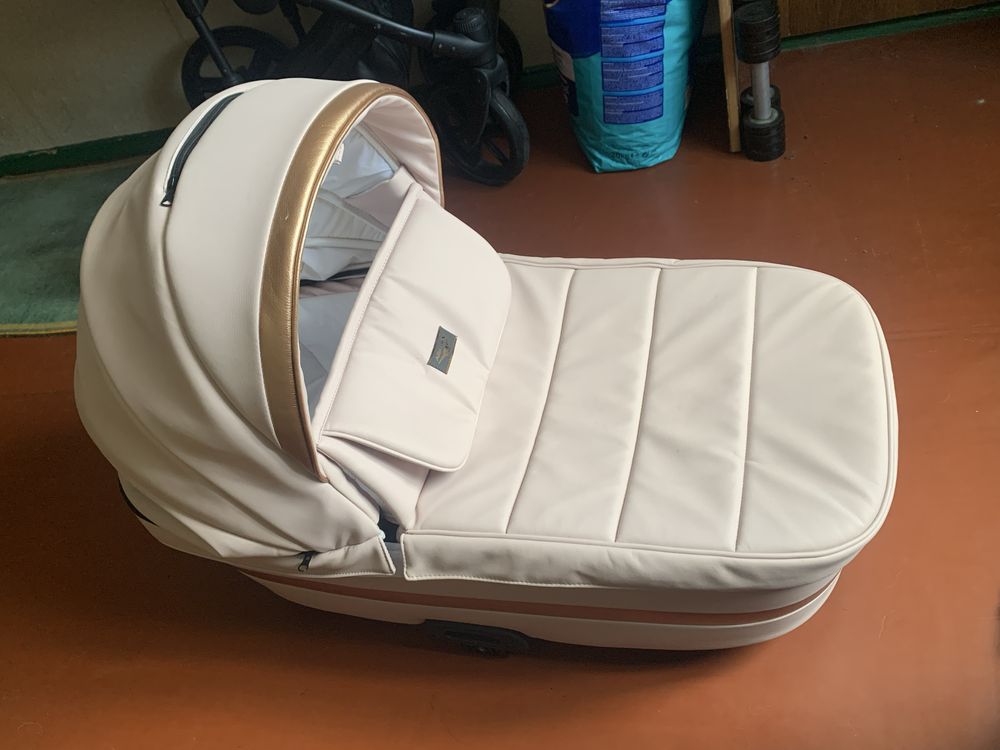 Продам коляску Adamex Rimini 2 в 1
