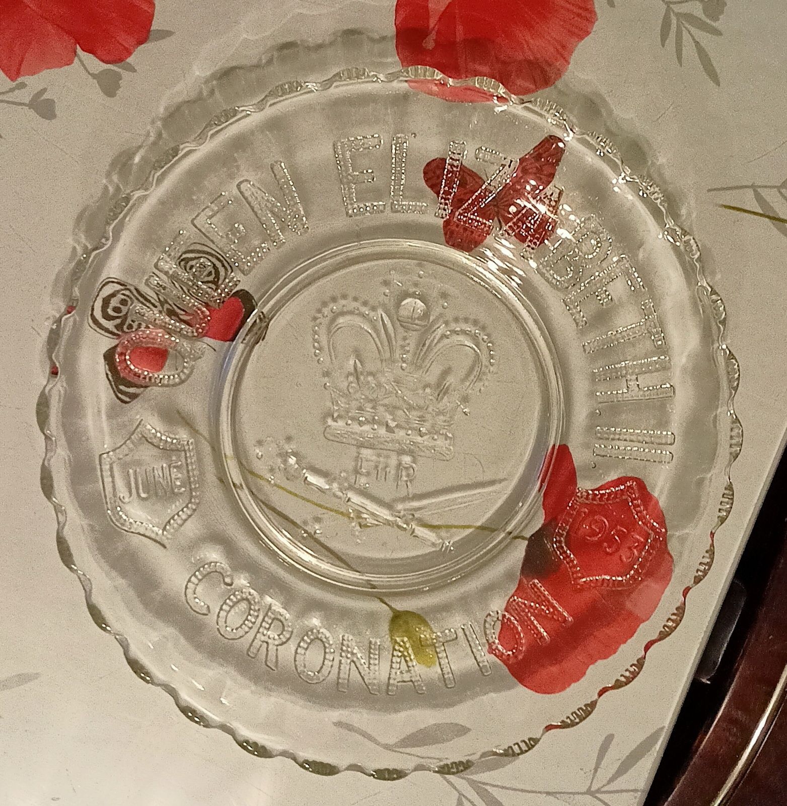 Zabytkowy talerz z przezroczystego szkła - Koronacja królowej Elżbiety
