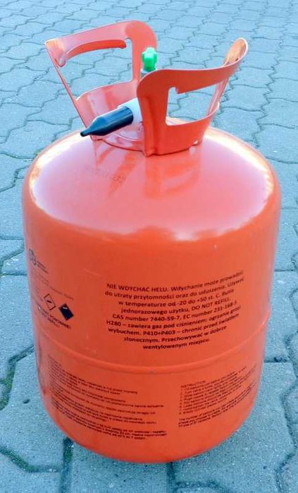 Pusta butla po helu - gazie do napełniania balonów.